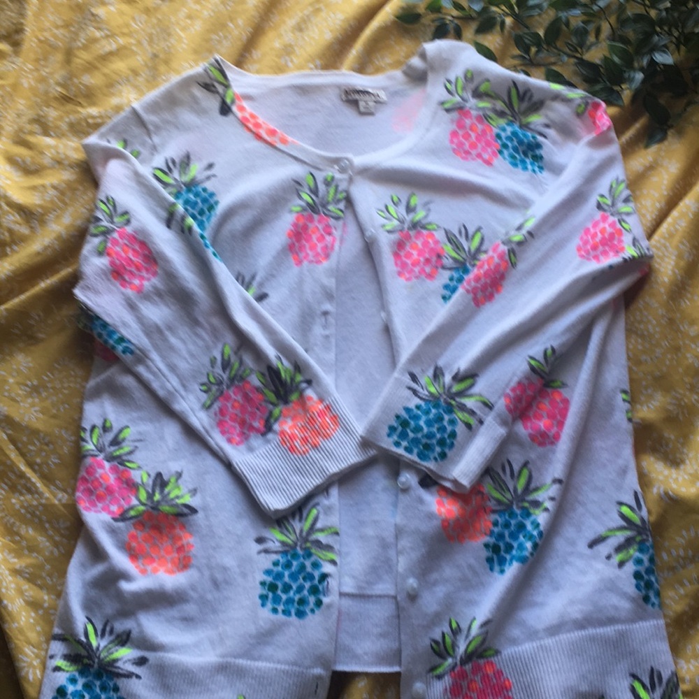 Summer cardigan with pineapples